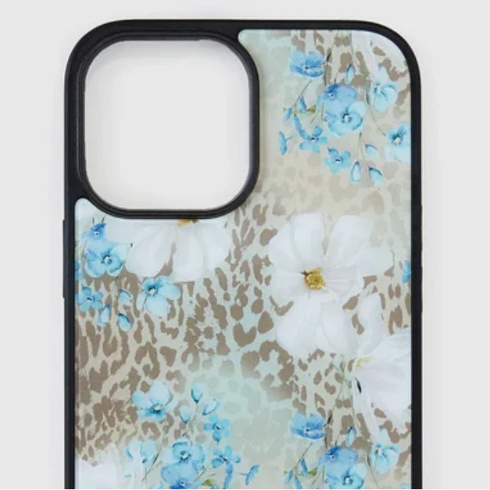 2 New Princess Polly iPhone 14 cases - Picture 4 of 5
